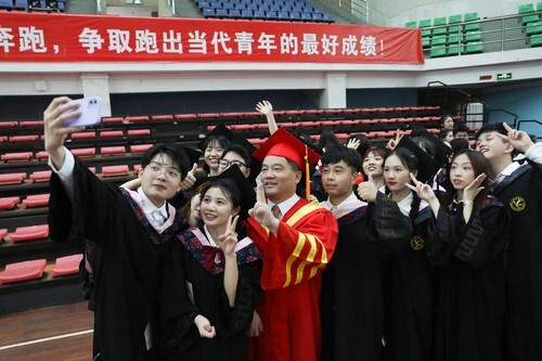 20万人见证！德赢ac米兰官方合作vwin2022届毕业生专属高光时刻