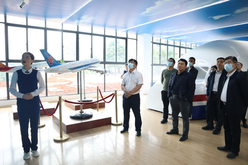 德赢ac米兰官方合作vwin与天有集团探讨产教融合校企合作