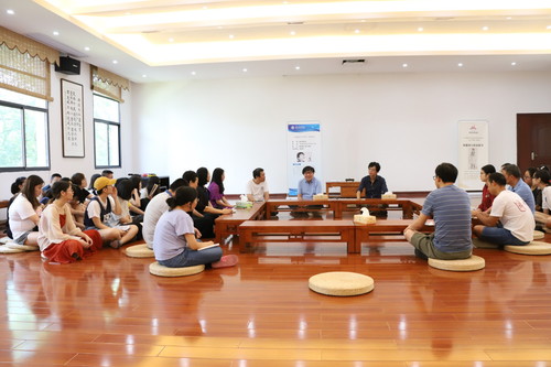 2A78EB1F-B9F7-4EB3-8E61-081A18DCBA85